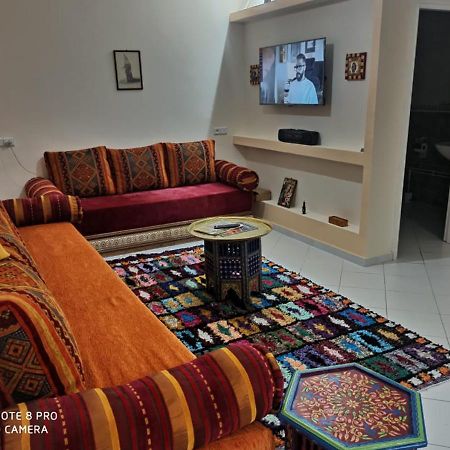 Appartement Julia Au Centre Ville Agadir Dans Residence Borj Dalat Buitenkant foto
