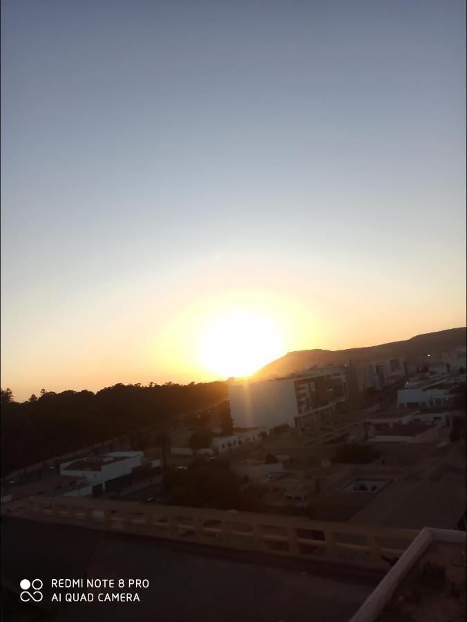 Appartement Julia Au Centre Ville Agadir Dans Residence Borj Dalat Buitenkant foto