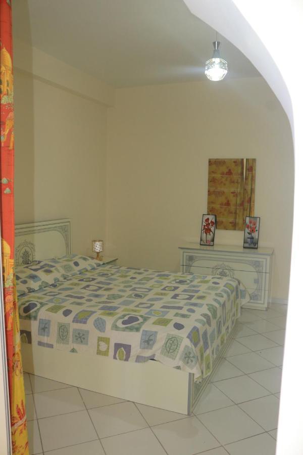 Appartement Julia Au Centre Ville Agadir Dans Residence Borj Dalat Buitenkant foto